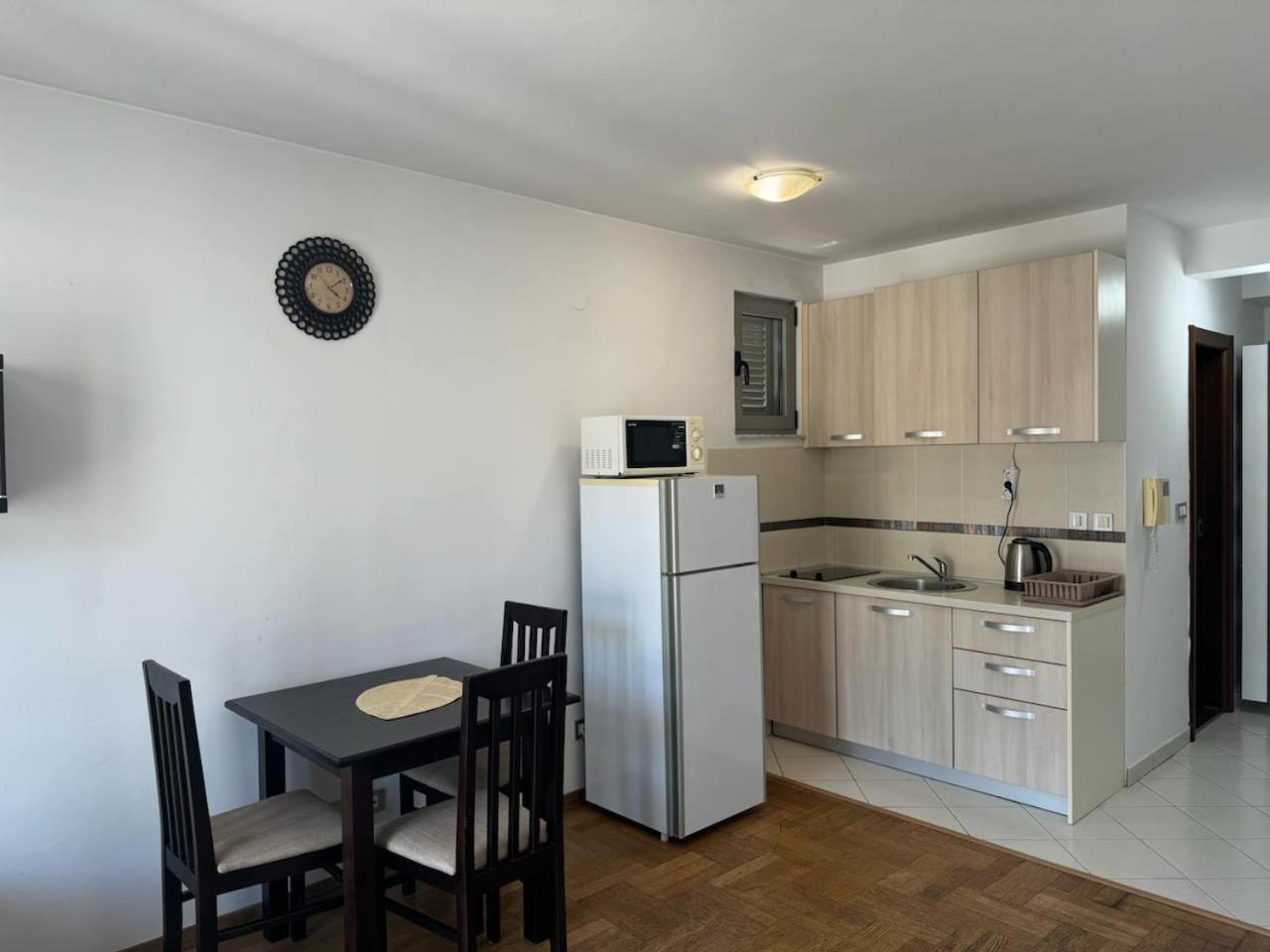 Apartments Montreal Budva Habitación foto